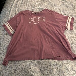 Nike Women's Mauve Short Sleeve Tee